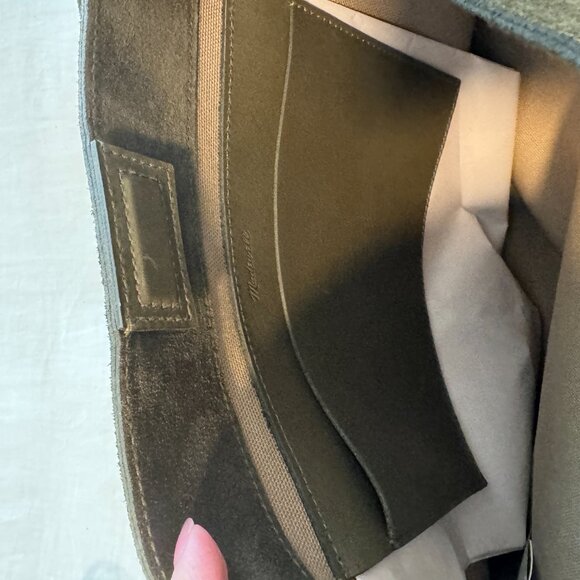 The Essential Medium Bucket Tote in Aged Olive - Picture 2 of 6